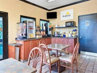 Days Inn By Wyndham Charlotte Northlake Exterior photo