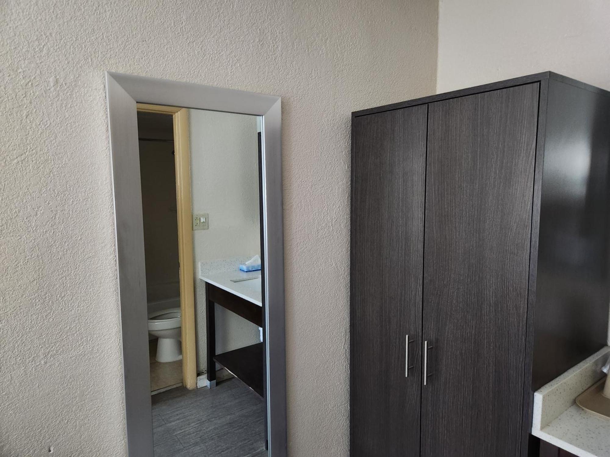 Days Inn By Wyndham Charlotte Northlake Exterior photo
